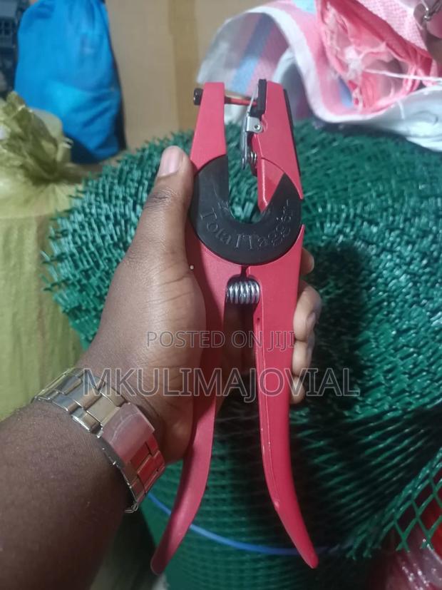 Ear Tagging Applicator - main view