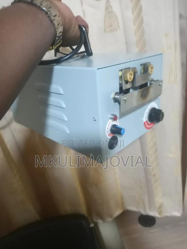 Debeaking Machine - main view