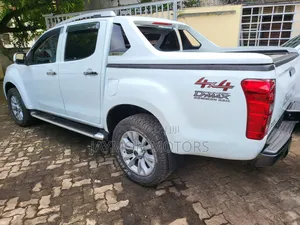 Isuzu D-MAX 2021 White