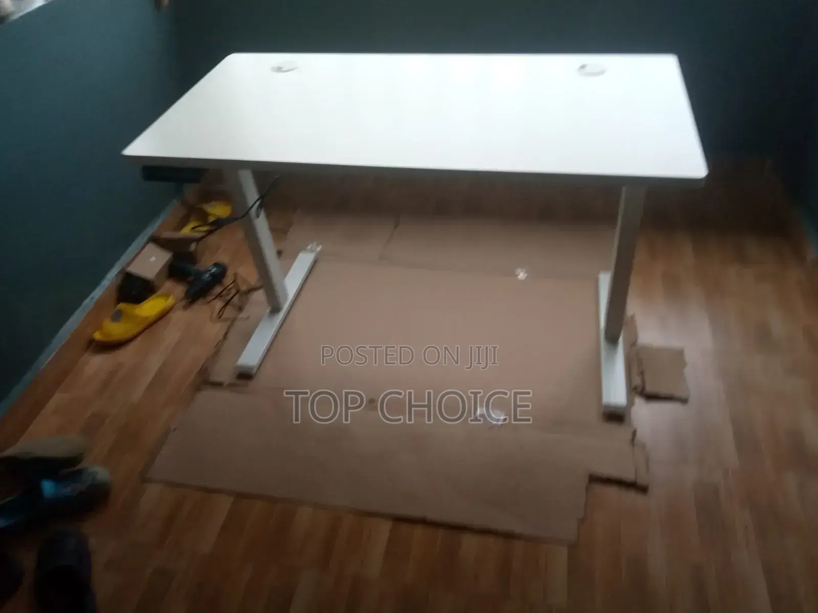 Electric Desk (Adjustable) 1.2 M
