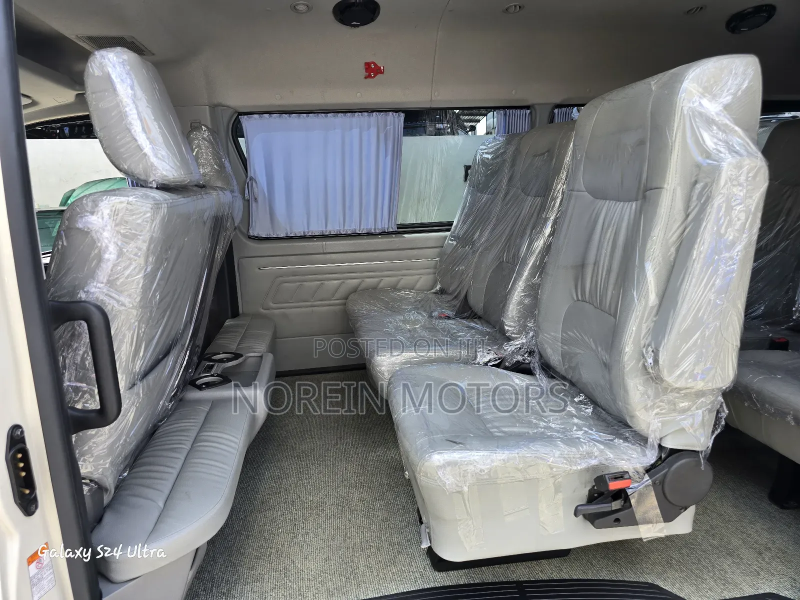 Toyota HiAce 2023 White