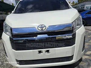 Toyota HiAce 2023 White