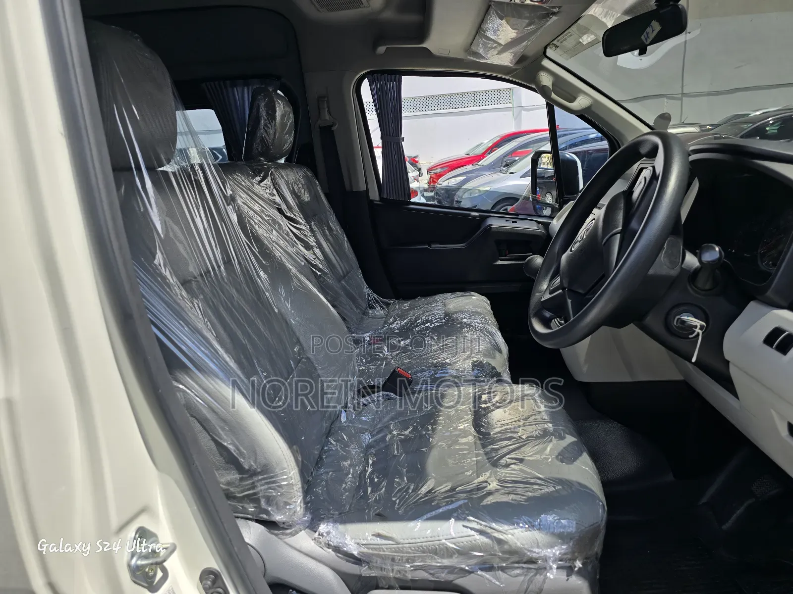 Toyota HiAce 2023 White