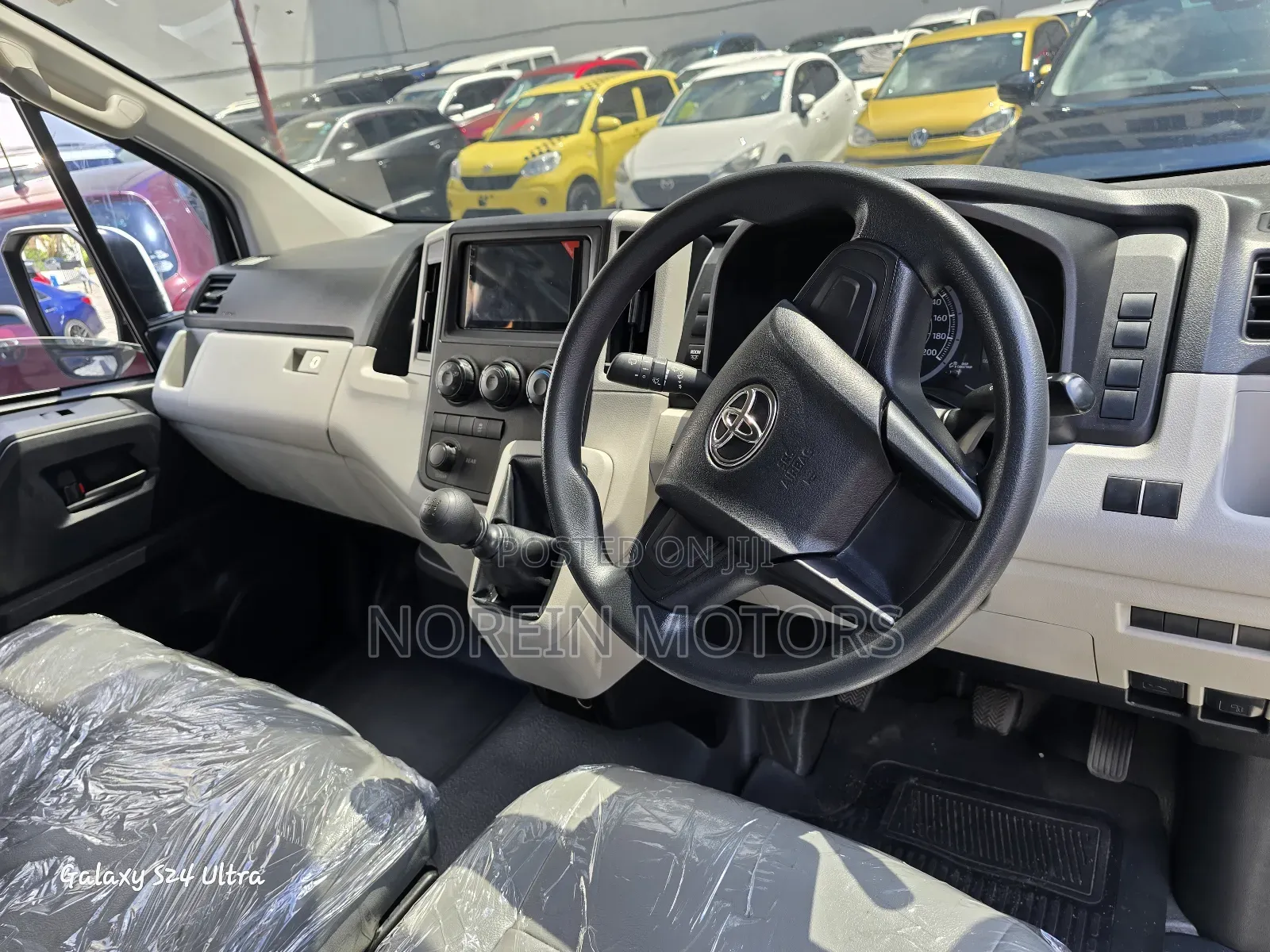 Toyota HiAce 2023 White