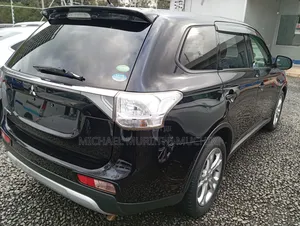 Mitsubishi Outlander 2015 Black