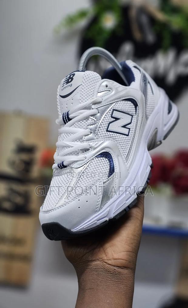 Unisex New Balance 530 Sneakers