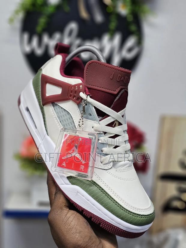 Jordan 3 Spikes Sneakers - thumbnail 3