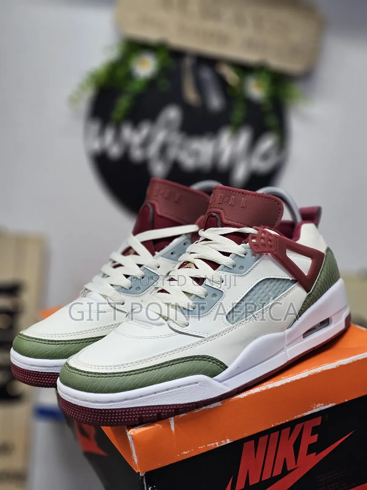 Jordan 3 Spikes Sneakers