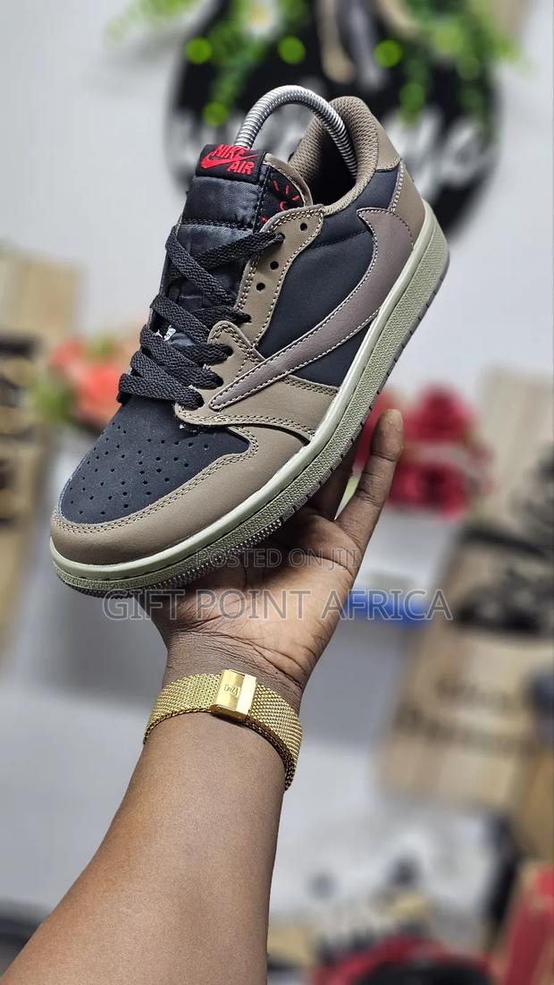 Jordan 1 Travis Mocha Unisex Sneakers - thumbnail 2