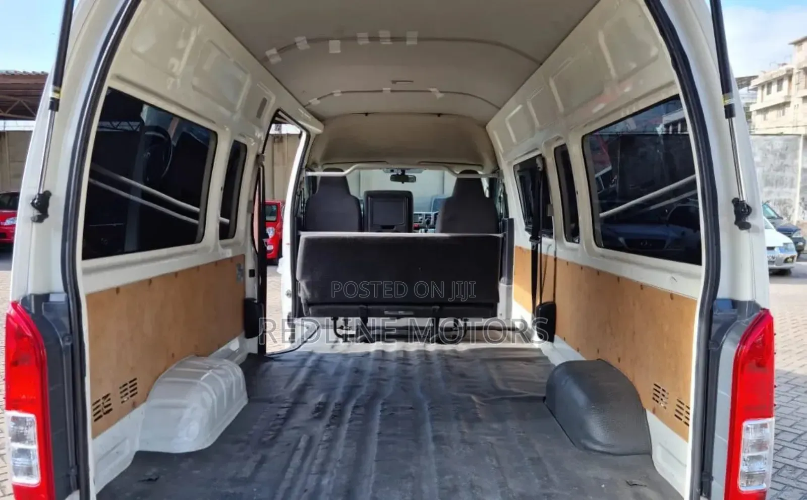 Toyota HiAce 2017 Black