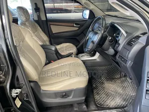 Isuzu MU-X 2018 Matt Black