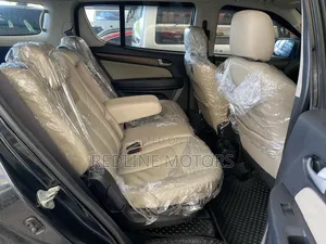 Isuzu MU-X 2018 Matt Black