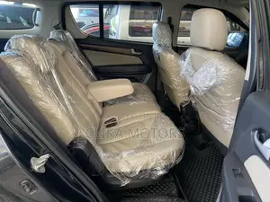 Isuzu MU-X 2018 Matt Black