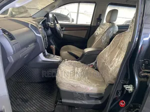 Isuzu MU-X 2018 Matt Black