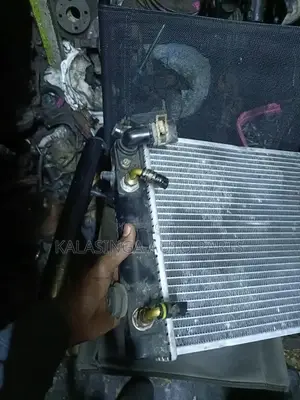 Daihatsu Mira Radiator