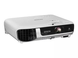New Epson EB-W51 V11H977040 LCD Projector - main view