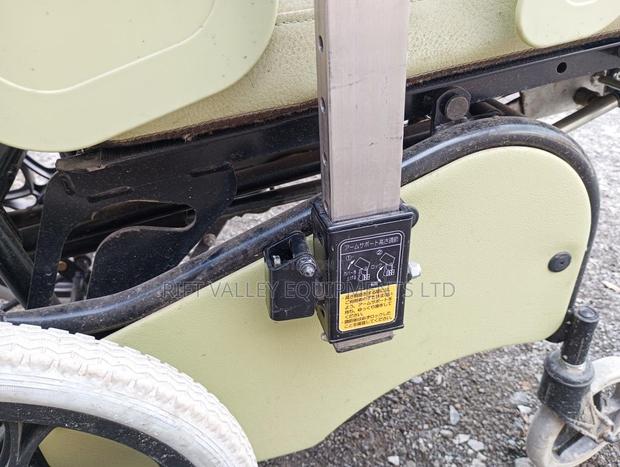 Comfortable Manual Wheelchair - thumbnail 4