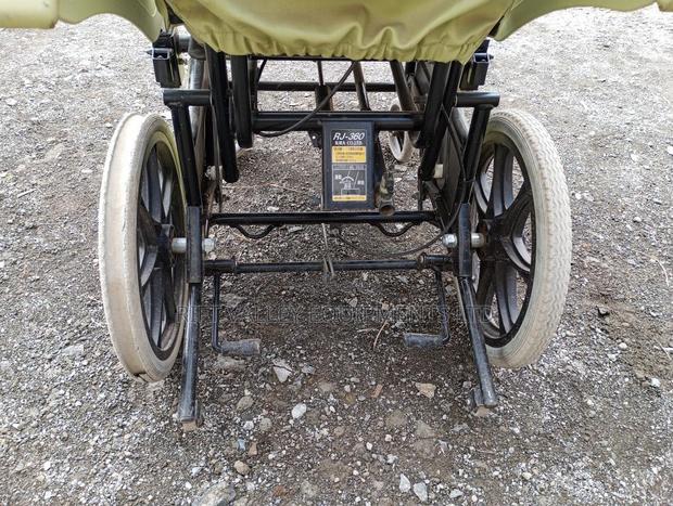 Comfortable Manual Wheelchair - thumbnail 8