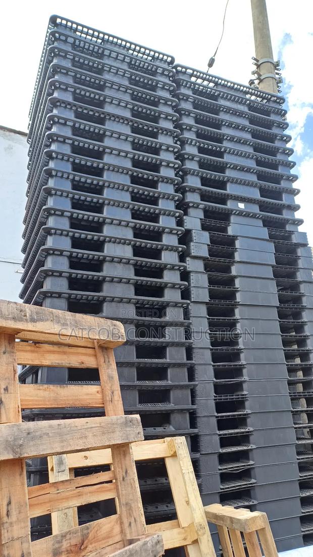 Affordable Slightly Used Black Pallets - Multiple Size - thumbnail 2