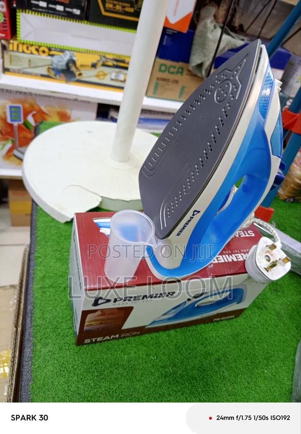 Steam Iron/Iron Box Steam