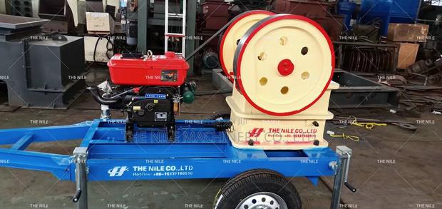 Portable Rock Concrete Crusher PE150*250 Jaw Crusher - main view