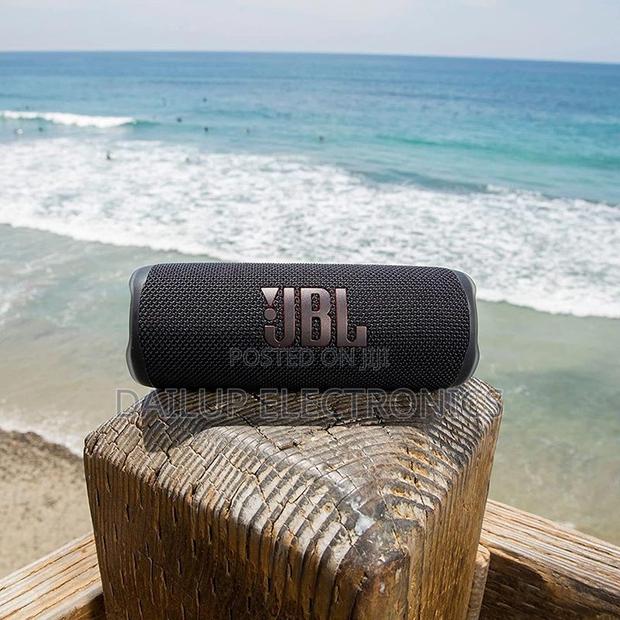 JBL Flip 6 Portable Bluetooth Speaker - thumbnail 2