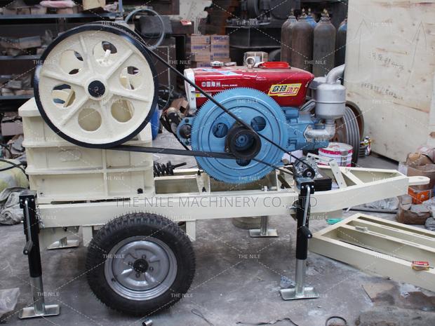 Multipurpose Diesel Mobile 1-3 T/H Stone Crusher Supplier - main view
