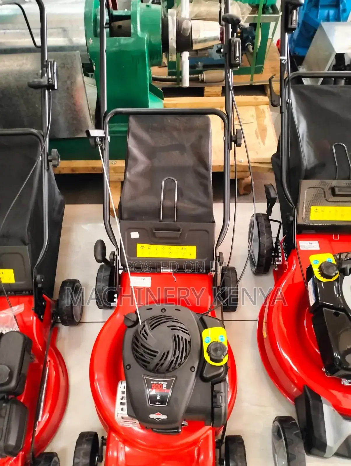 Briggs and Stratton Lawn Mower Machine