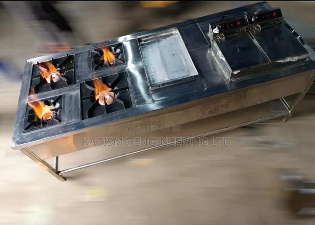 Combined Cooker With 4 Burners, Griddle and 10l by 10l Fryer - main view