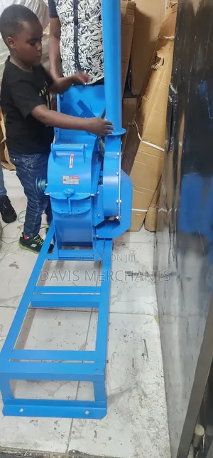 Milling Machine With 450kg/Hr Capacity