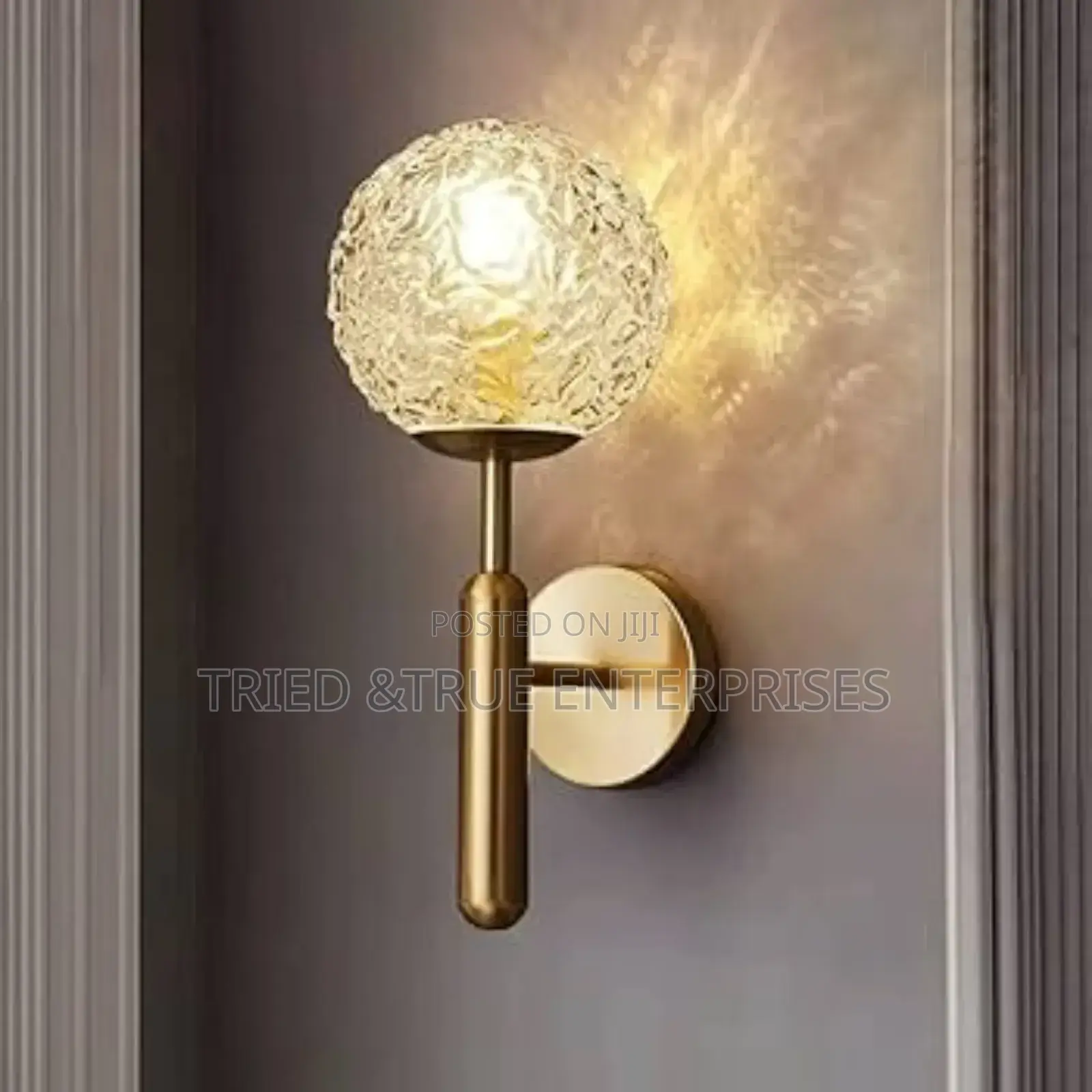 Modern Sphere Glass Golden Wall Bracket Light Tfw8
