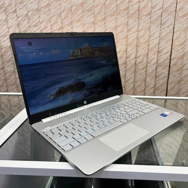 Laptop HP 15s 16GB Intel Core I7 SSD 512GB - main view