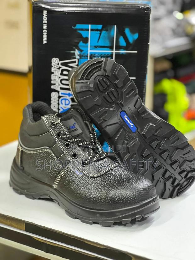 Black Vaultex Safety Boots - thumbnail 2