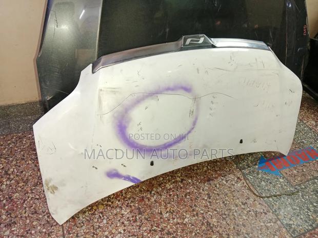 Toyota Noah Bonnet 2002/03 - thumbnail 2