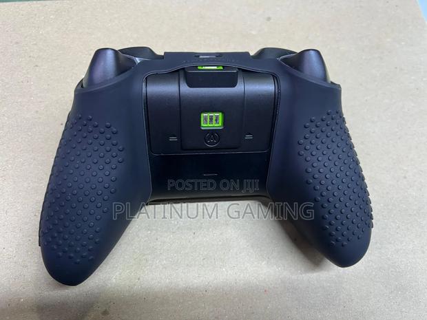 SERIES X/S Controller Ex-Uk - thumbnail 3