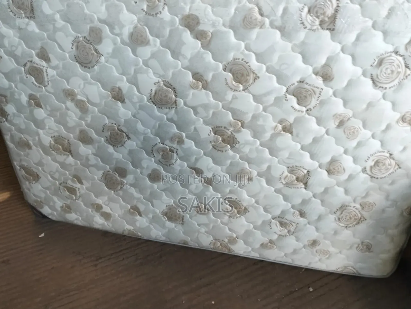 Yow Yow Here We Go! 4 X 6 X 8 HD" Quilted Johari Mattresses