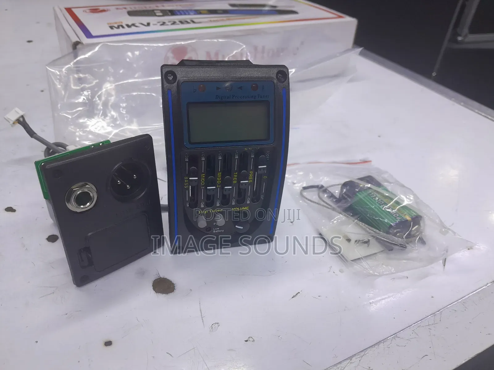 Guitar Preamplifier Tuner With LCD Tuner