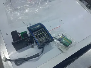Guitar Preamplifier Tuner With LCD Tuner