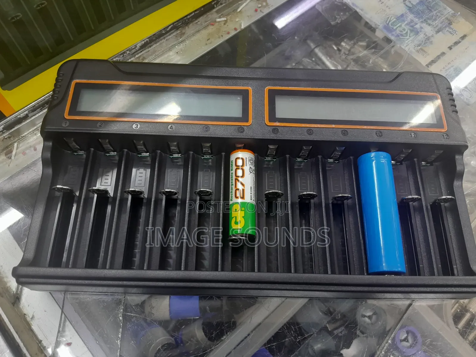 Battery Charger With 12 Slots