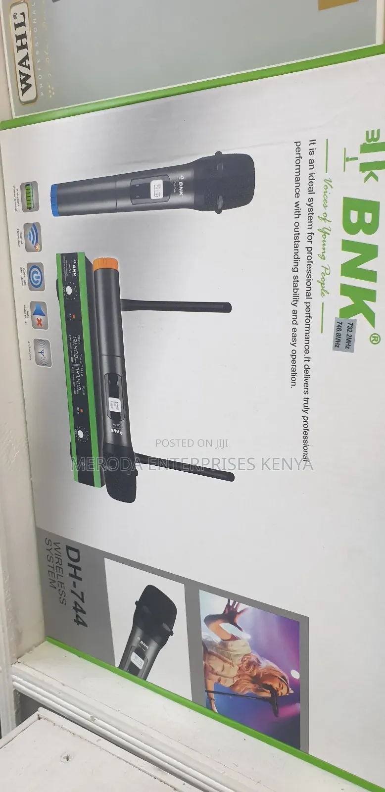 BNK Dh-744 Wireless Microphone