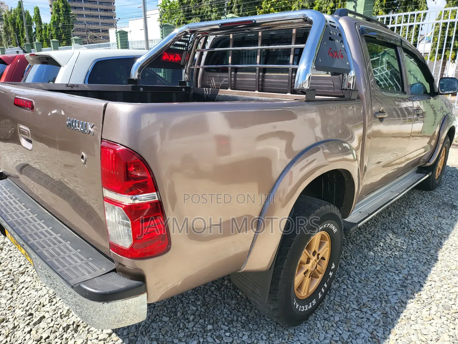 Toyota Hilux 2015 Brown