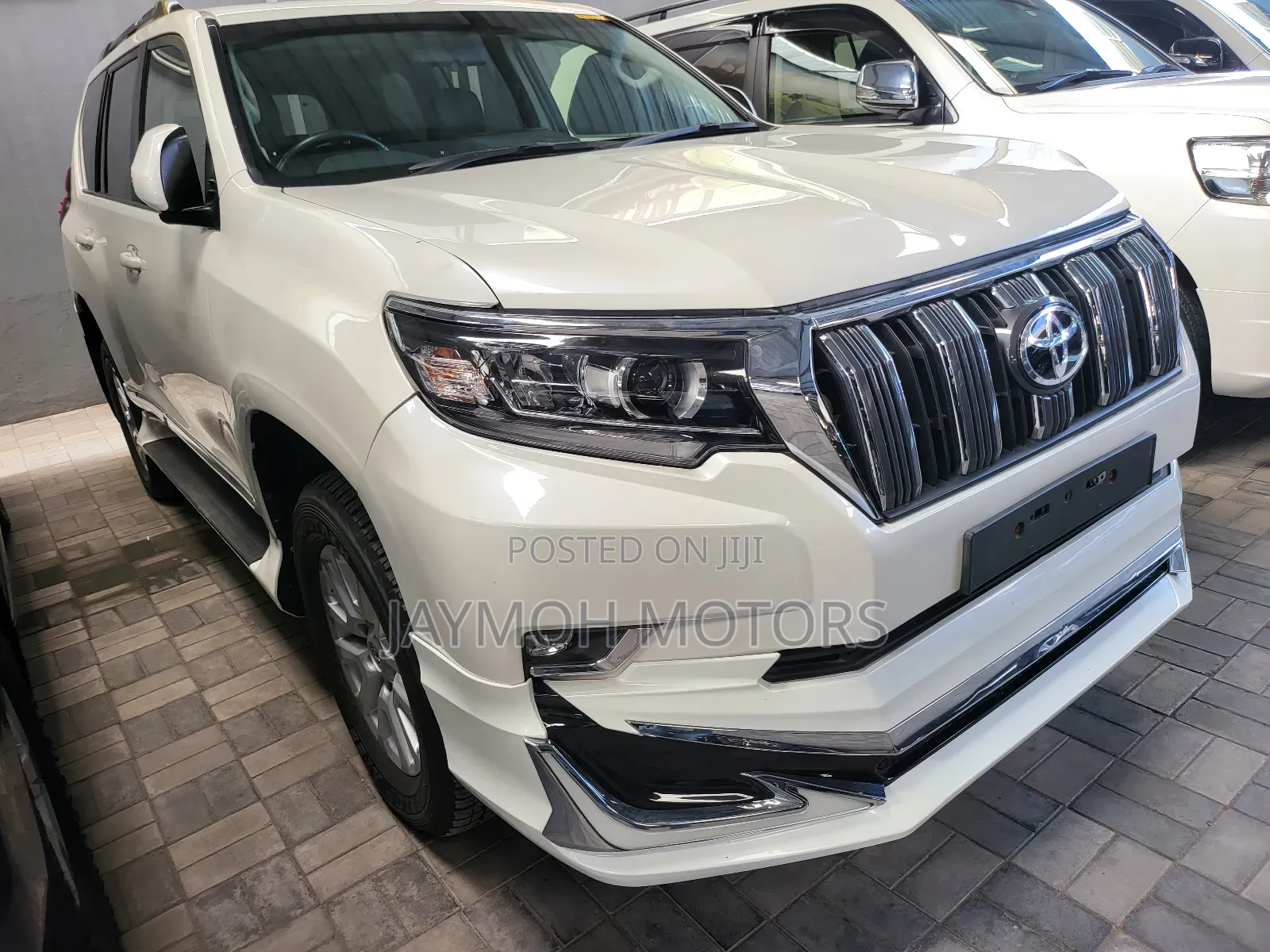 Toyota Land Cruiser Prado 2017 White