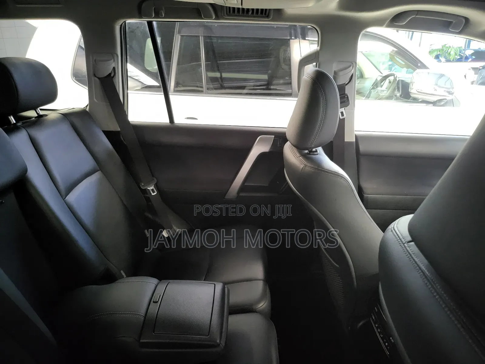 Toyota Land Cruiser Prado 2017 White