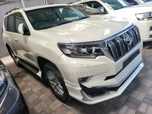 Toyota Land Cruiser Prado 2017 White