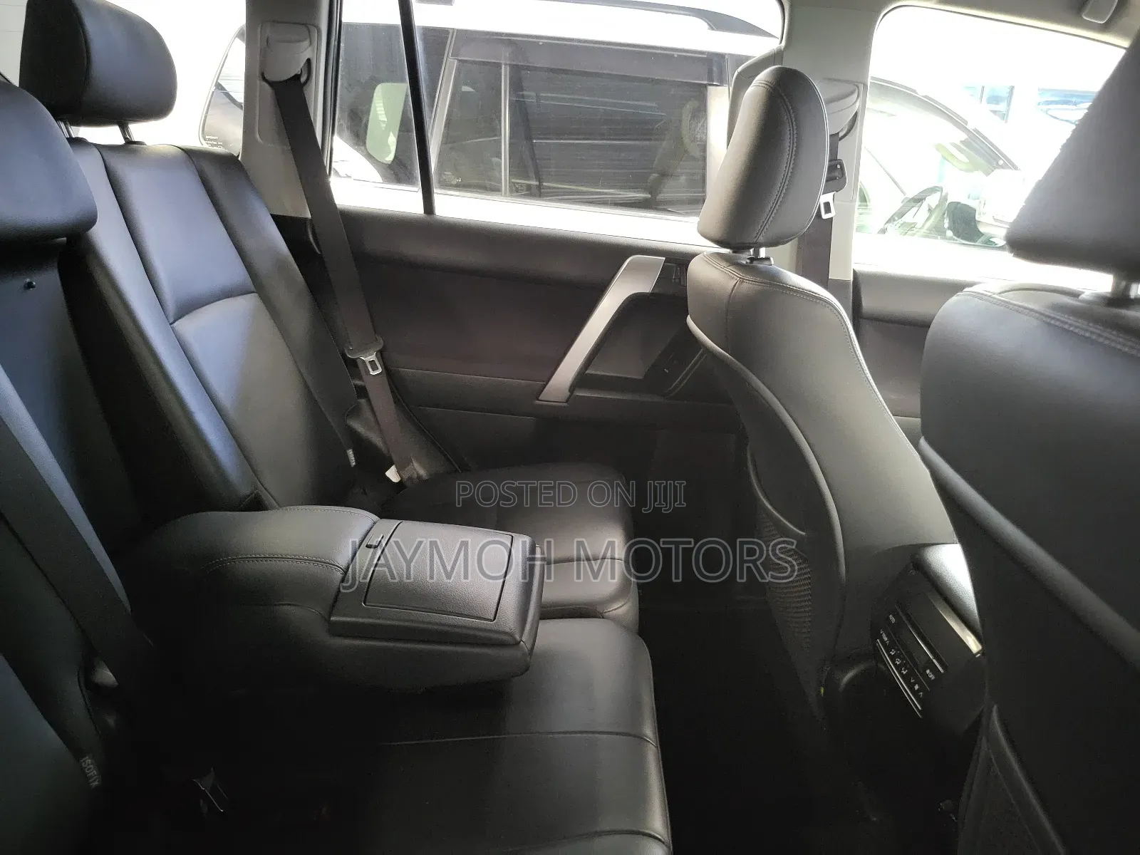 Toyota Land Cruiser Prado 2017 White