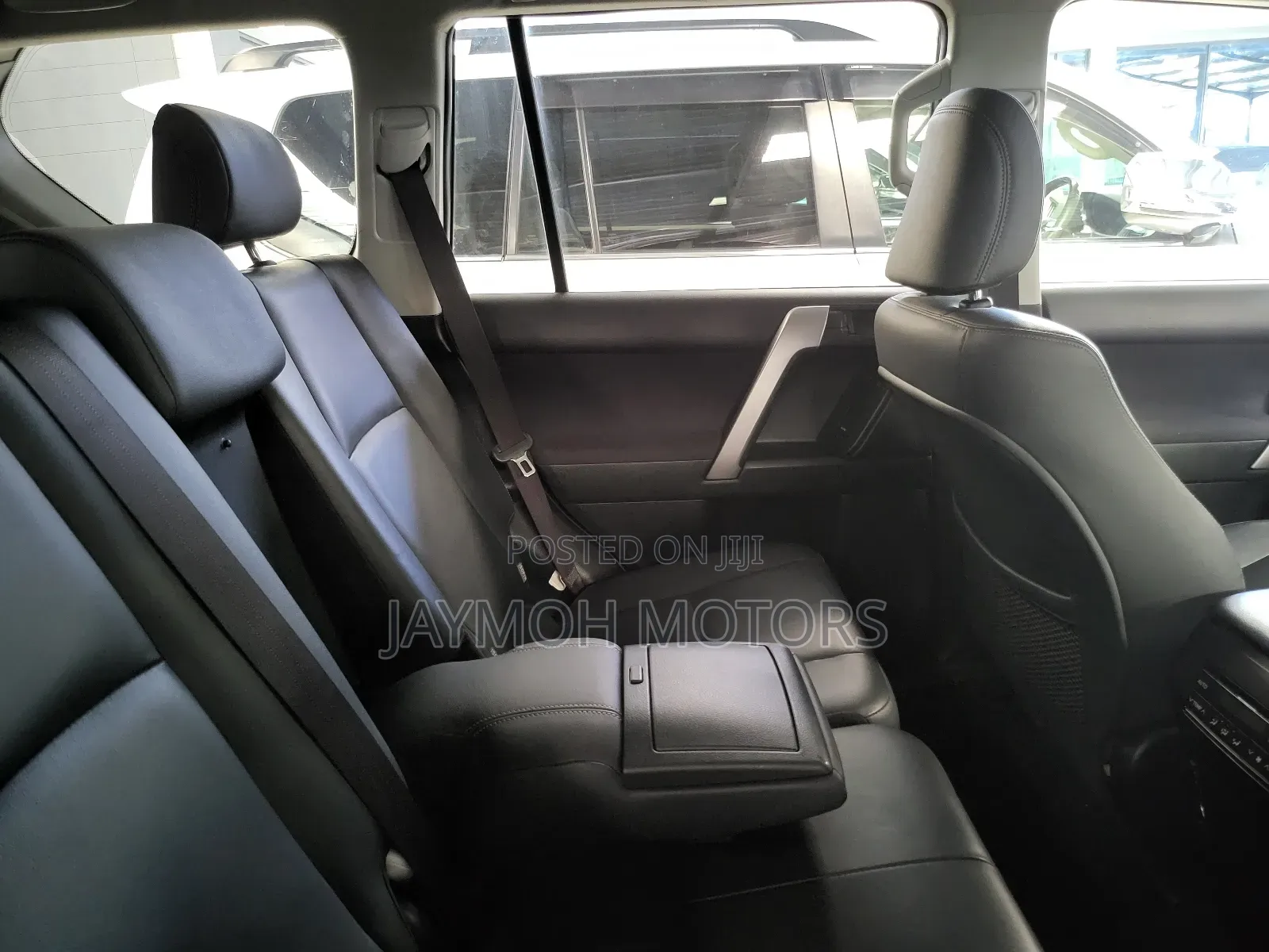 Toyota Land Cruiser Prado 2017 White