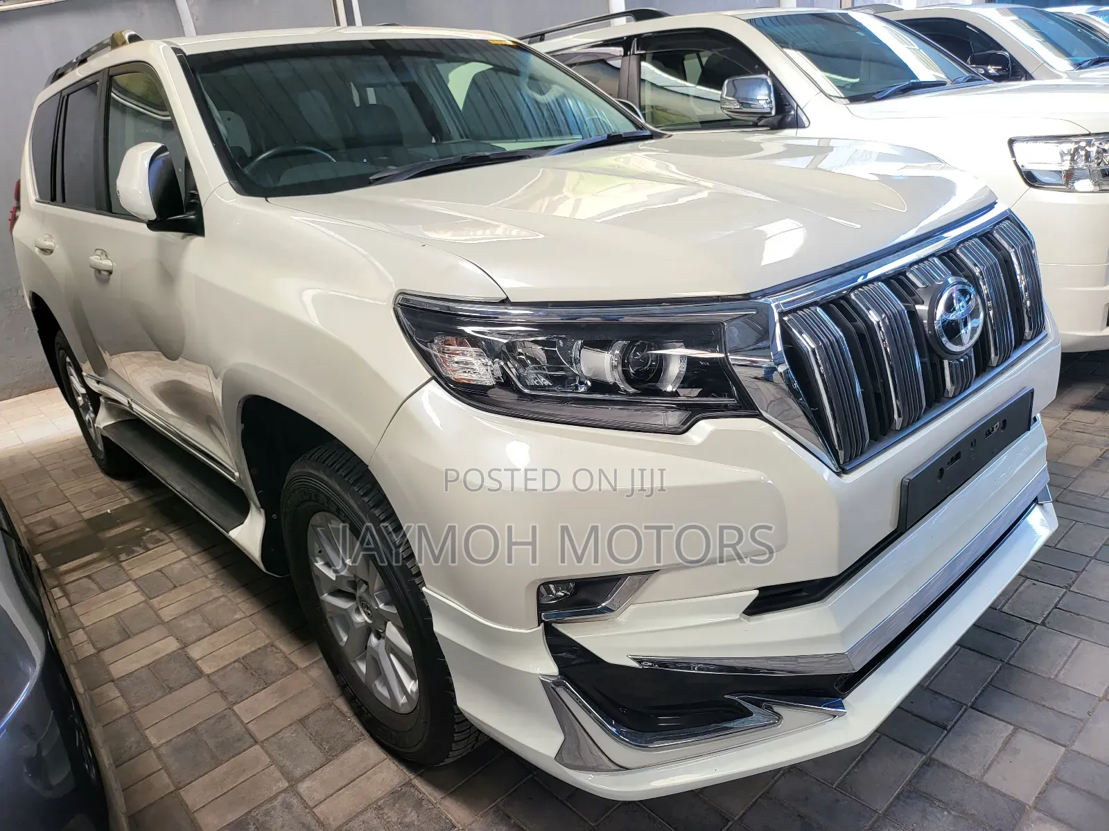 Toyota Land Cruiser Prado 2017 White
