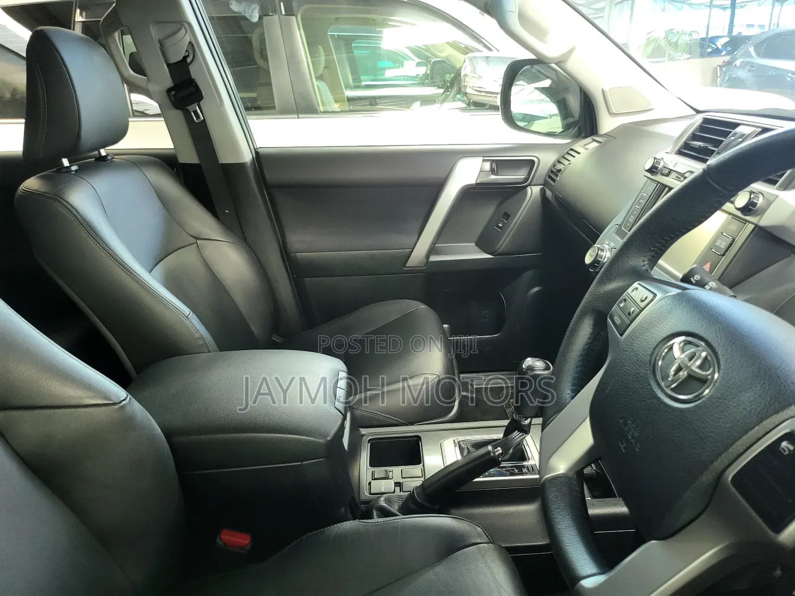 Toyota Land Cruiser Prado 2017 White
