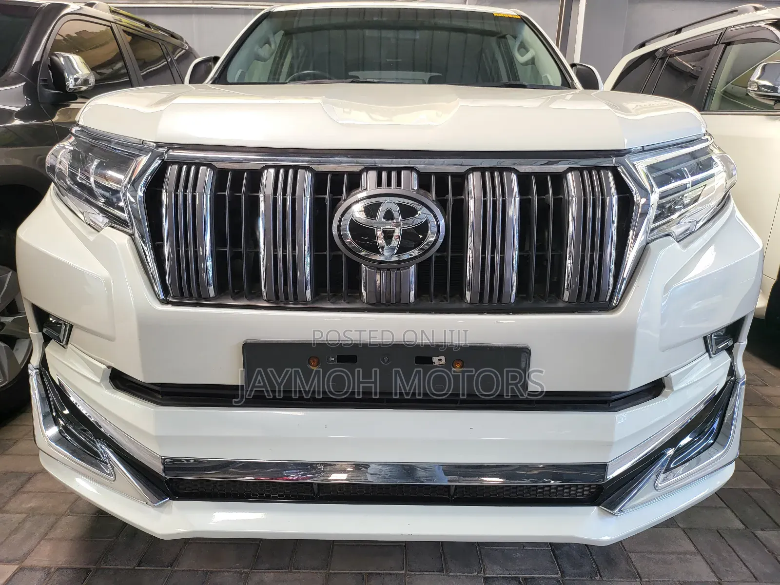 Toyota Land Cruiser Prado 2017 White