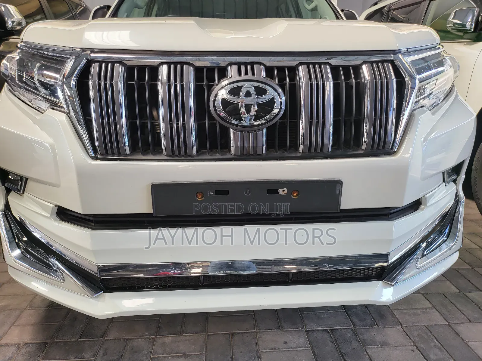 Toyota Land Cruiser Prado 2017 White